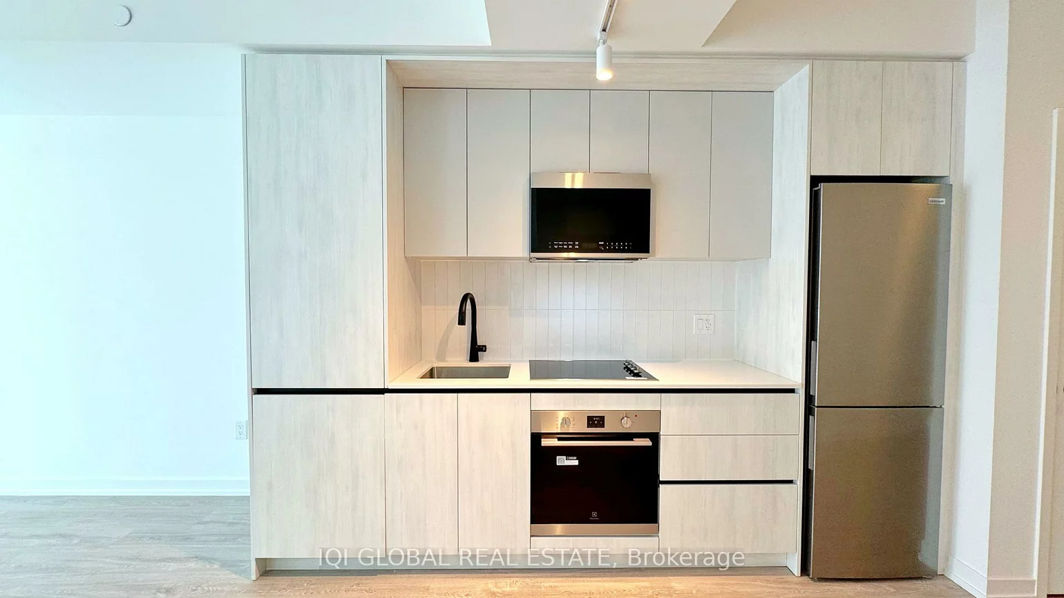 2485, Eglinton, Central Erin Mills, Mississauga