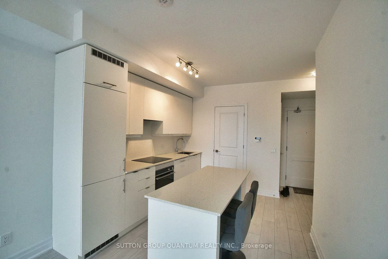 30, Elm, Fairview, Mississauga