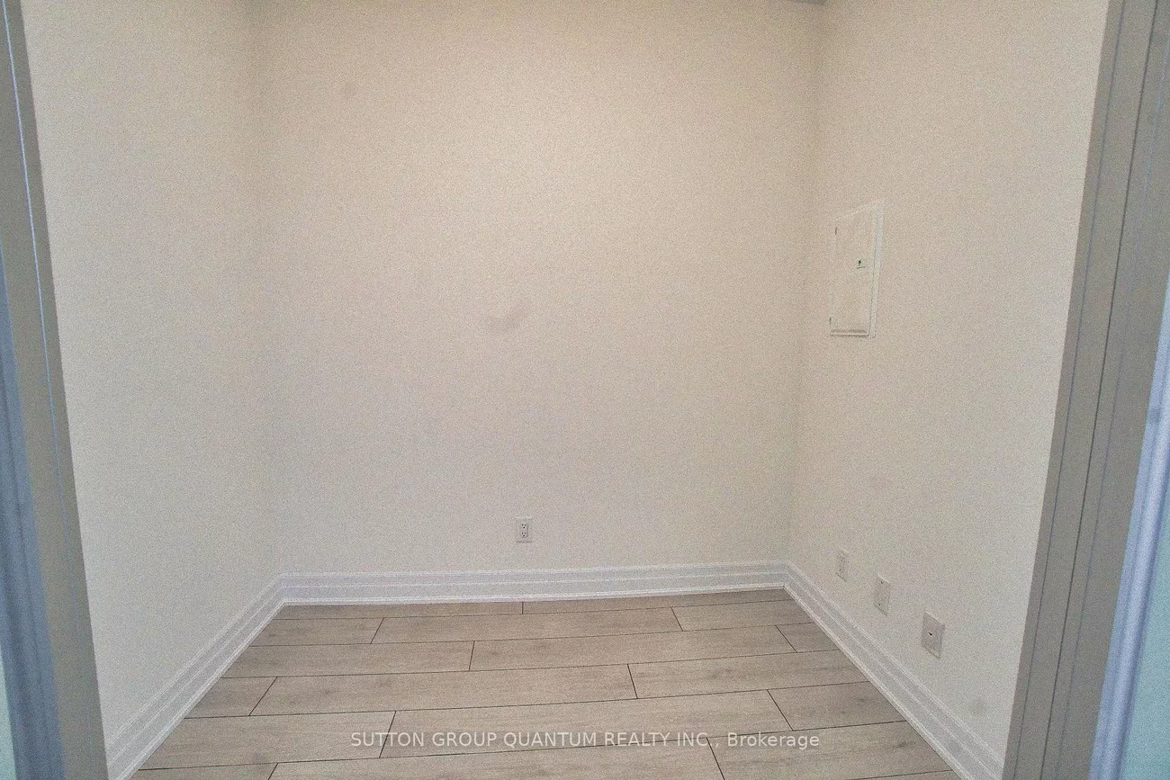 30, Elm, Fairview, Mississauga