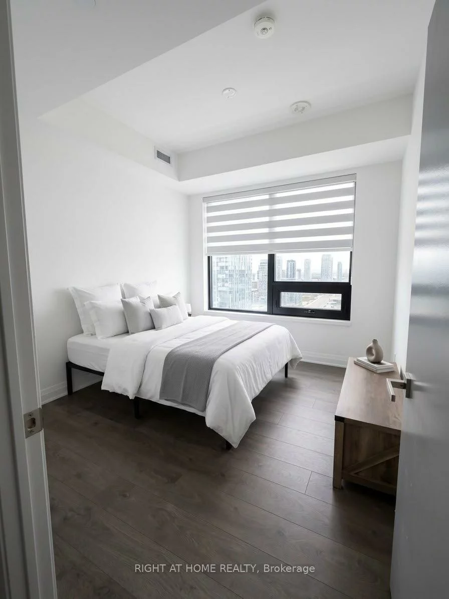 4015, The Exchange, City Centre, Mississauga