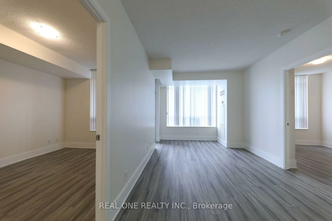 330, Burnhamthorpe, City Centre, Mississauga