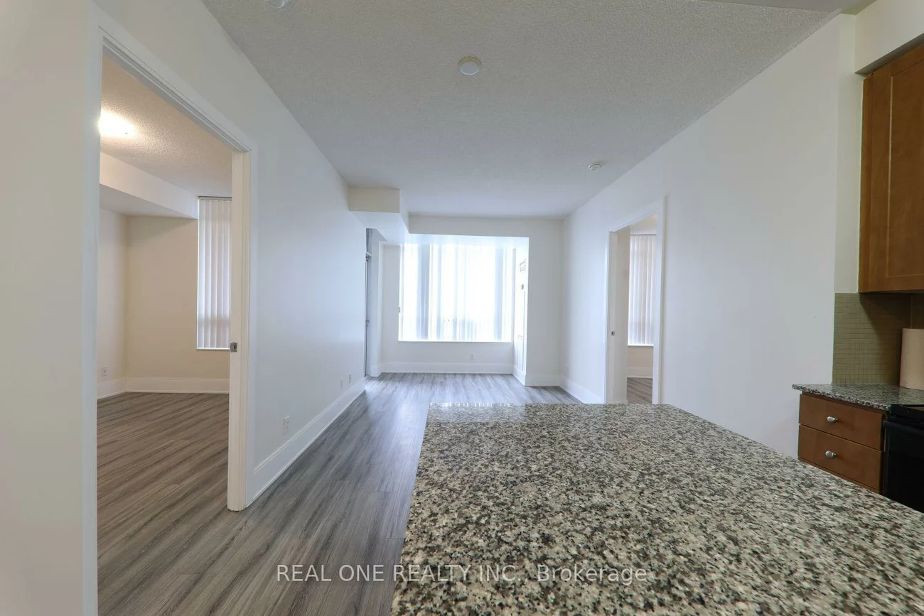 330, Burnhamthorpe, City Centre, Mississauga