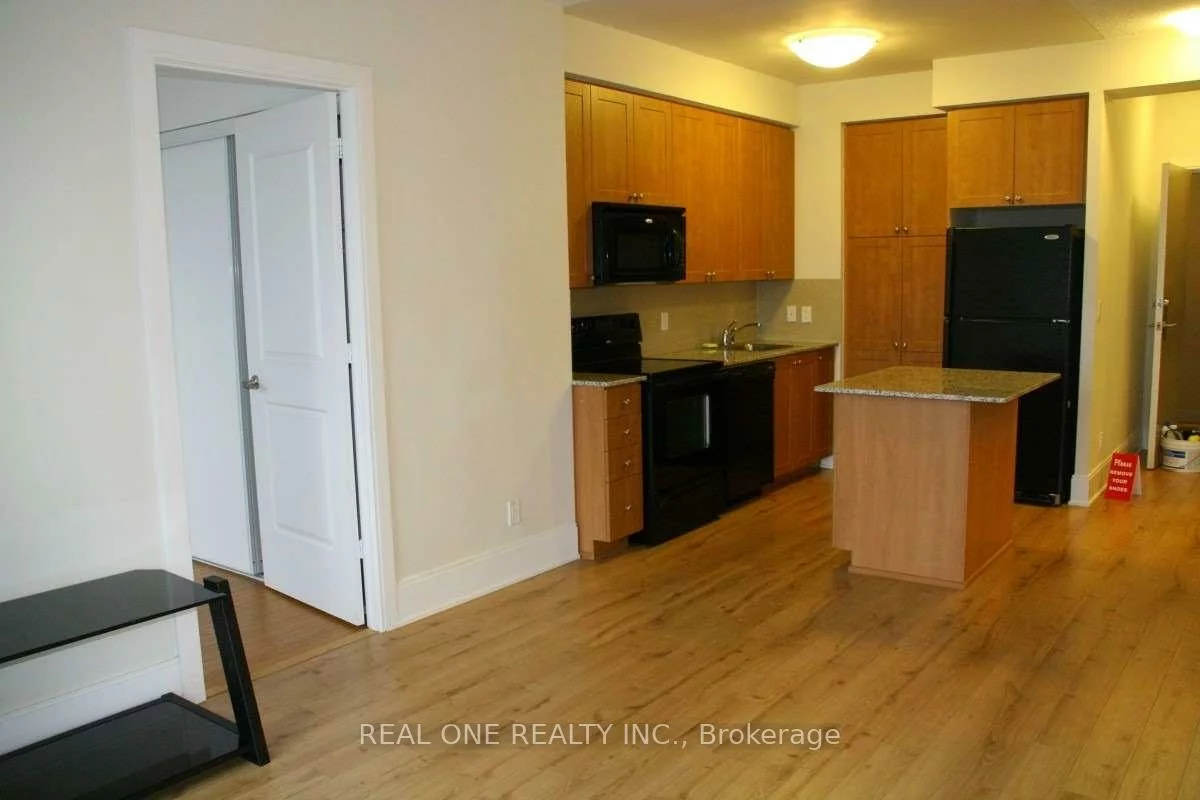 330, Burnhamthorpe, City Centre, Mississauga