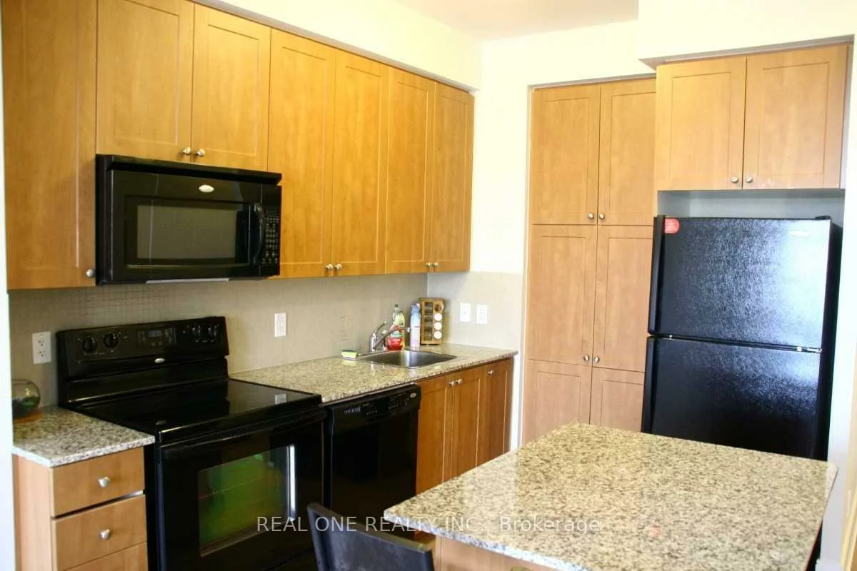 330, Burnhamthorpe, City Centre, Mississauga