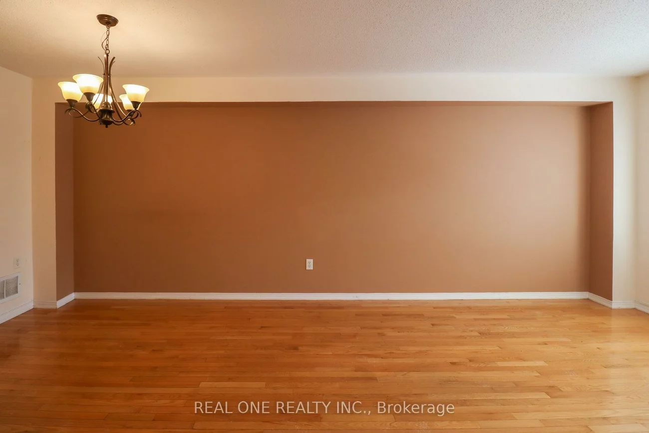 4950, Albina, Hurontario, Mississauga