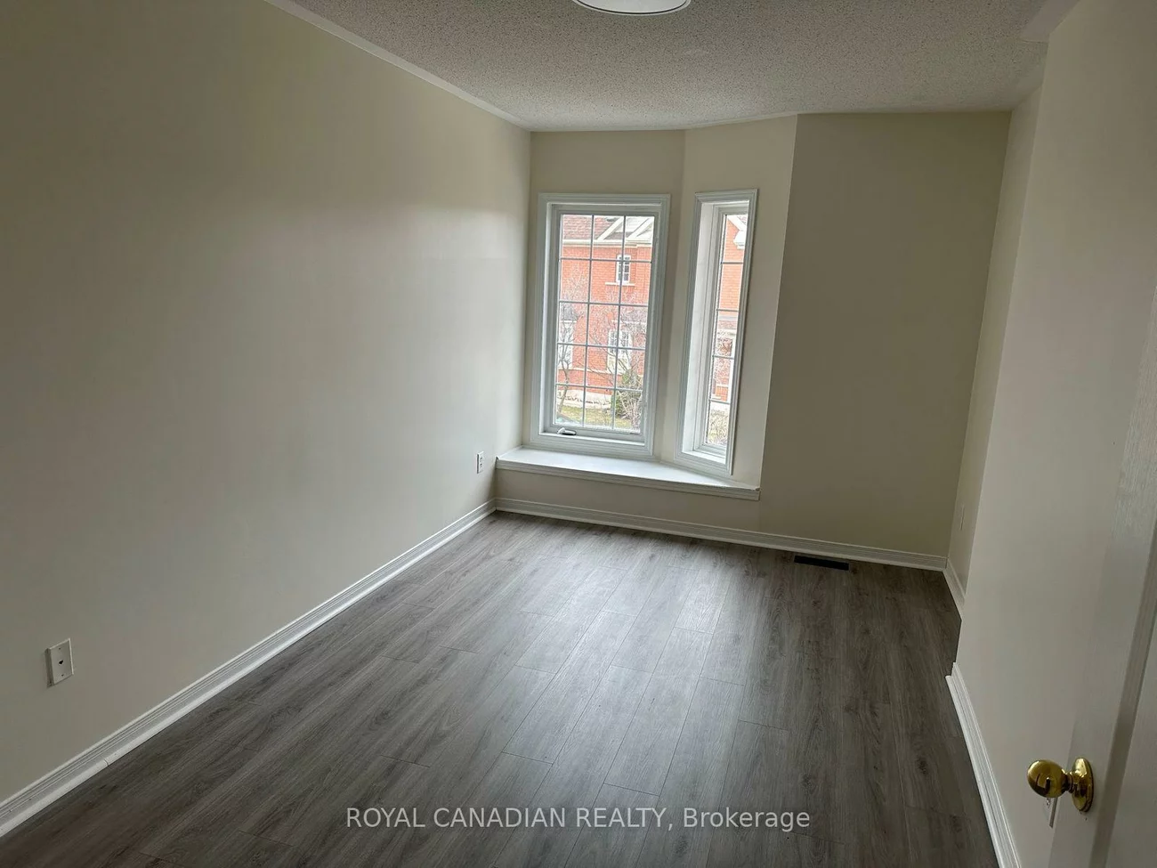 525, Novo Star, Meadowvale Village, Mississauga