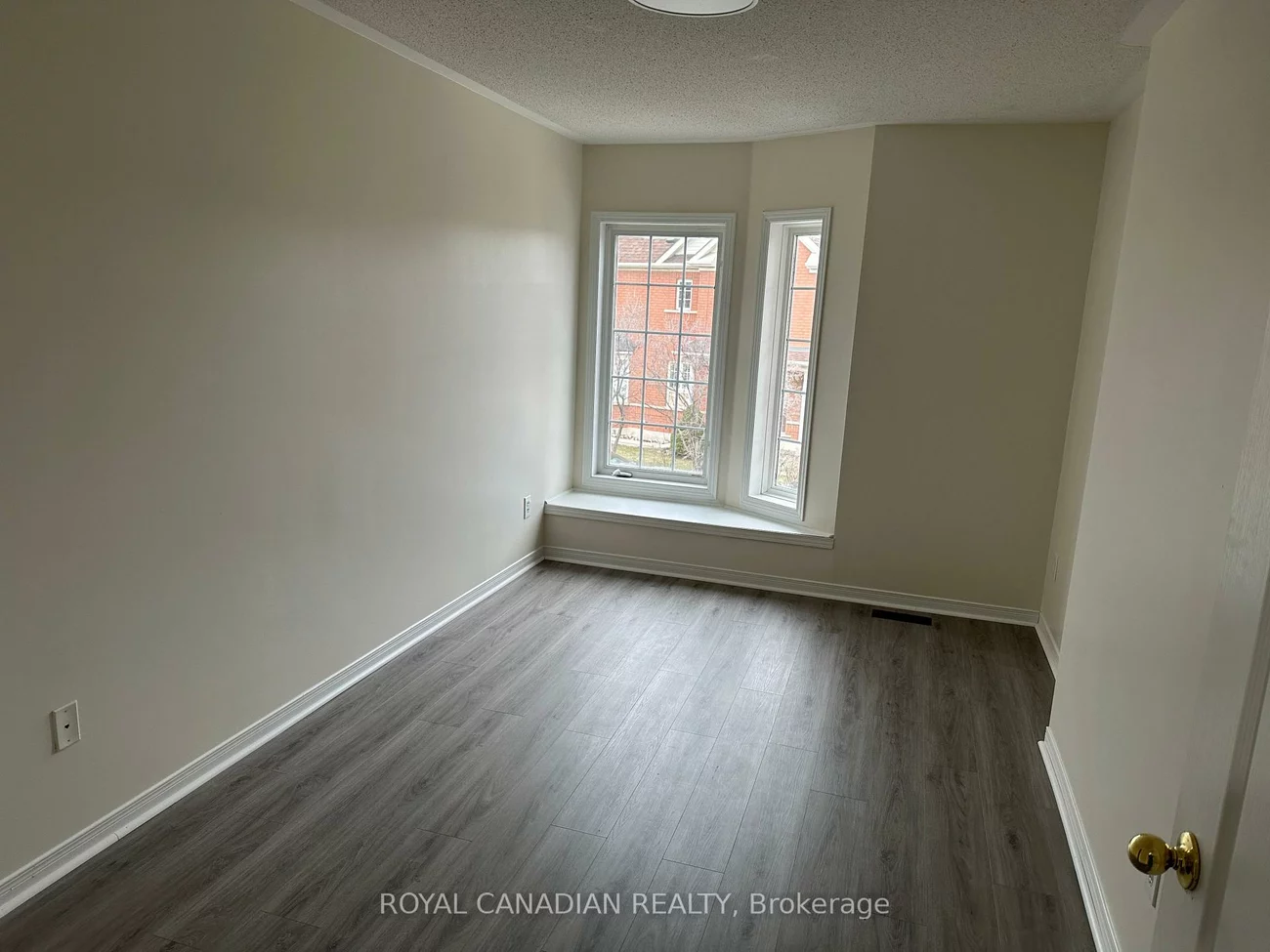 525, Novo Star, Meadowvale Village, Mississauga