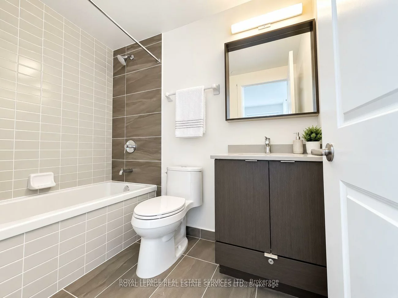 4675, Metcalfe, Central Erin Mills, Mississauga