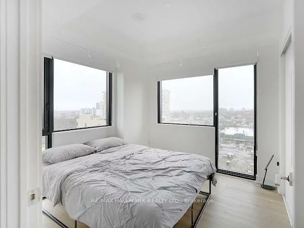 86, Dundas, Cooksville, Mississauga