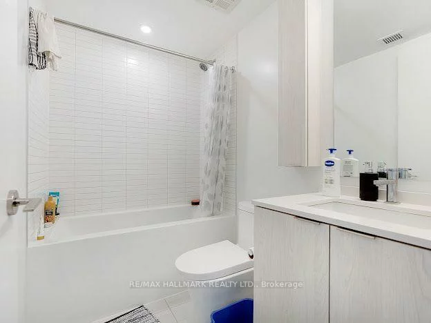 86, Dundas, Cooksville, Mississauga