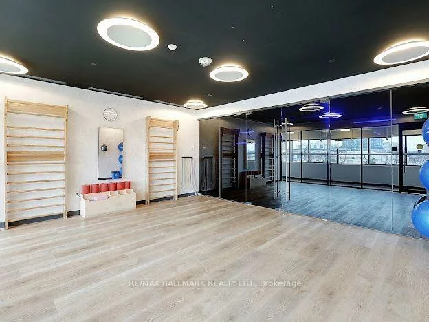 86, Dundas, Cooksville, Mississauga