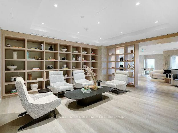 86, Dundas, Cooksville, Mississauga