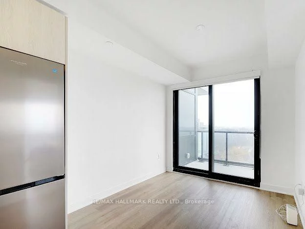 86, Dundas, Cooksville, Mississauga