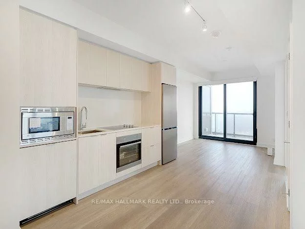 86, Dundas, Cooksville, Mississauga