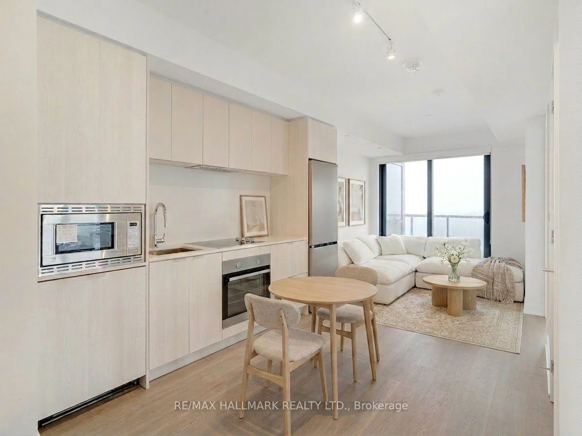 86, Dundas, Cooksville, Mississauga