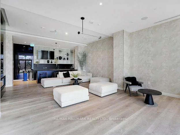 86, Dundas, Cooksville, Mississauga