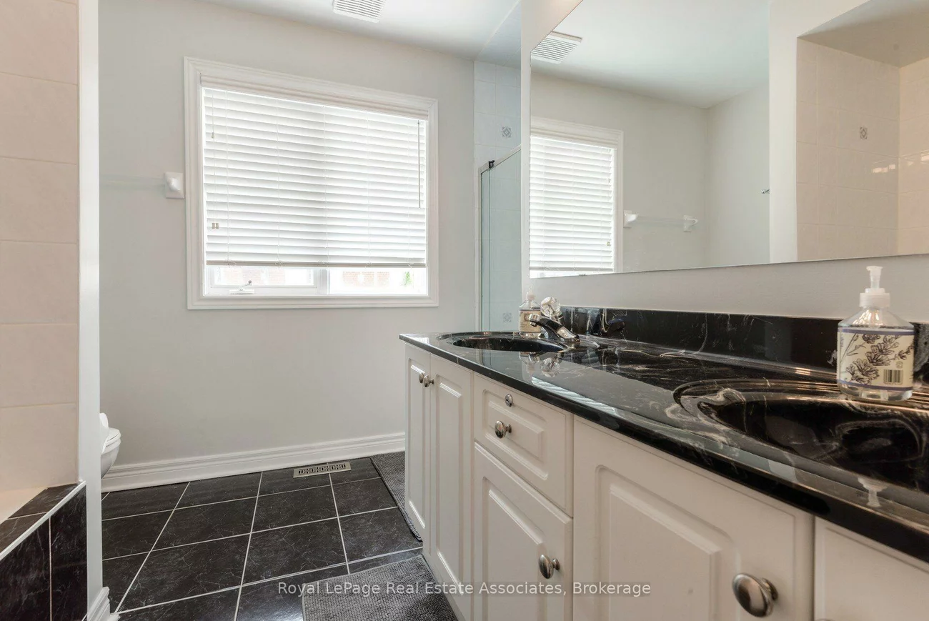 5031, East Mill, East Credit, Mississauga