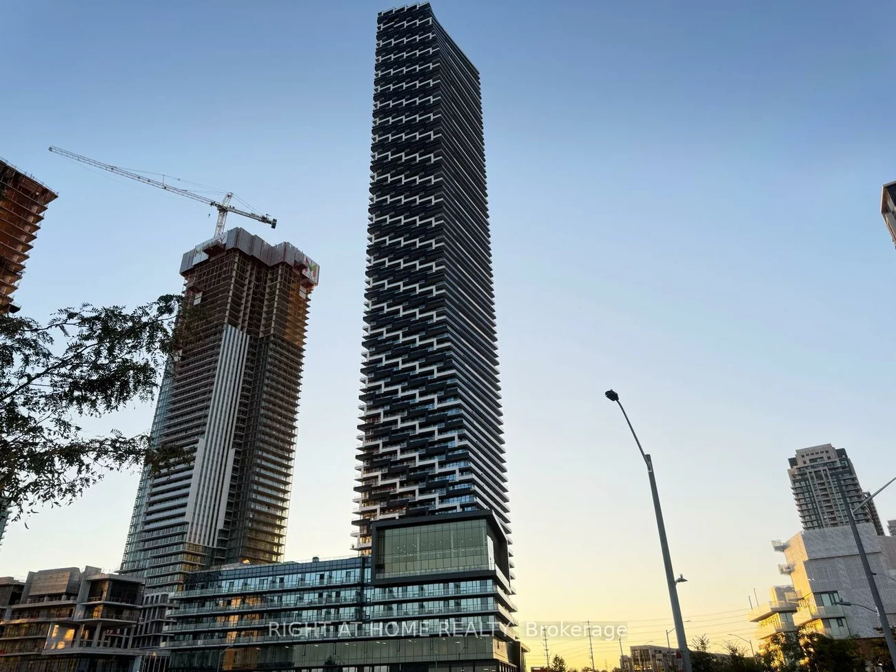 448, Burnhamthorpe, City Centre, Mississauga