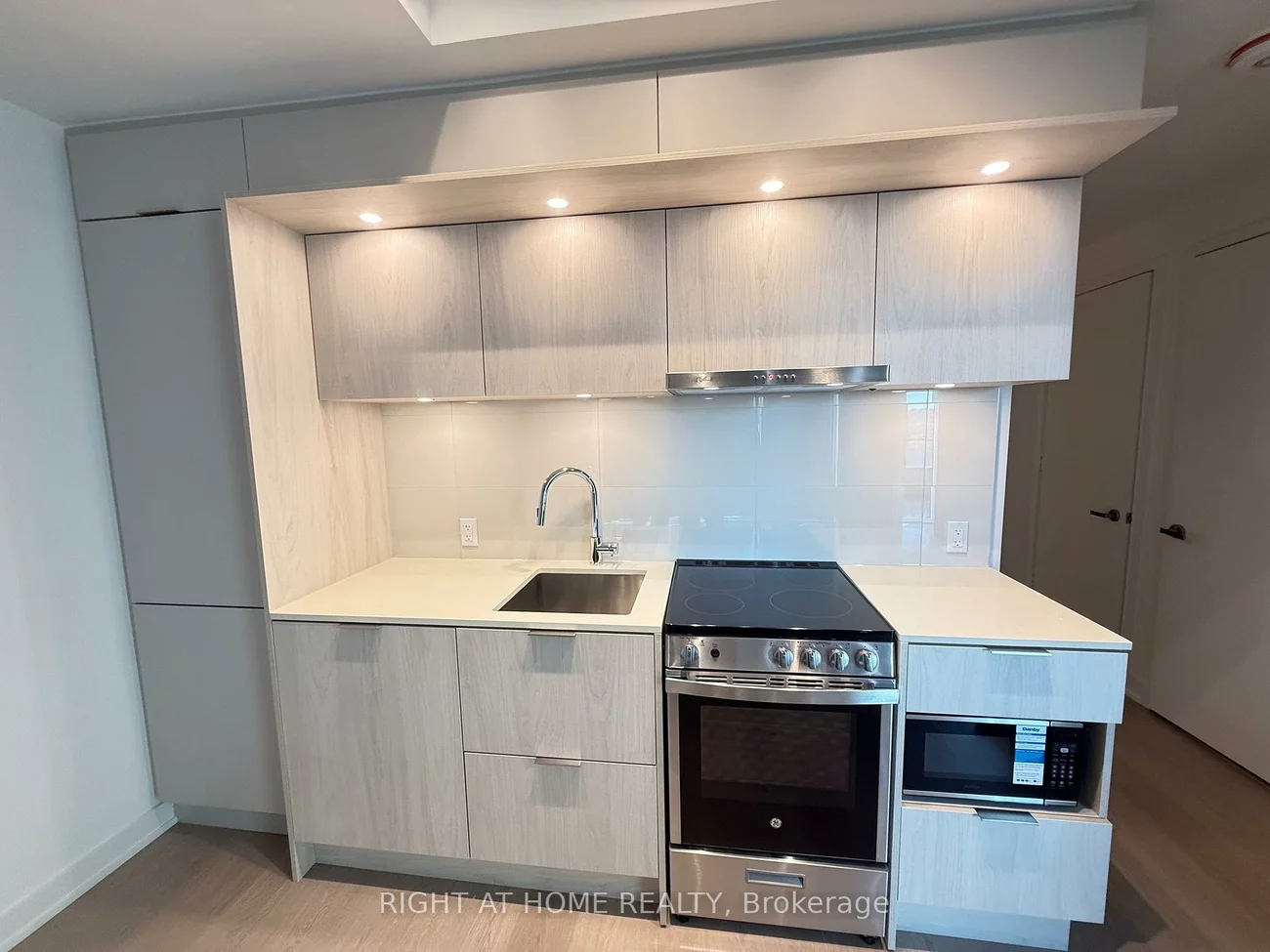 448, Burnhamthorpe, City Centre, Mississauga