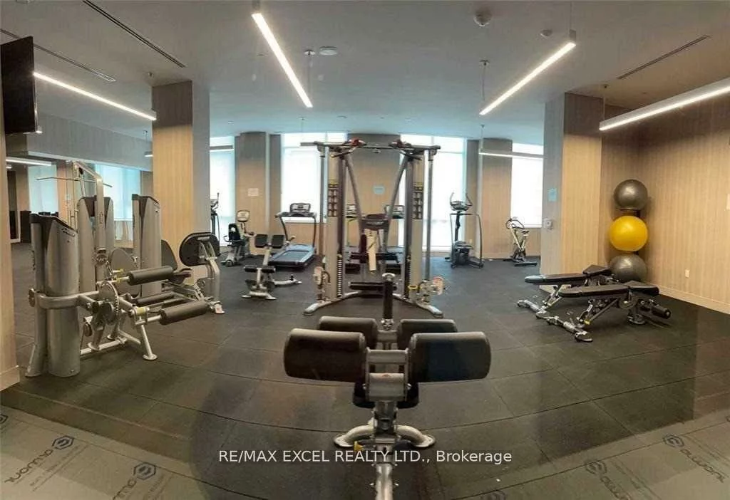 8, Nahani, Hurontario, Mississauga