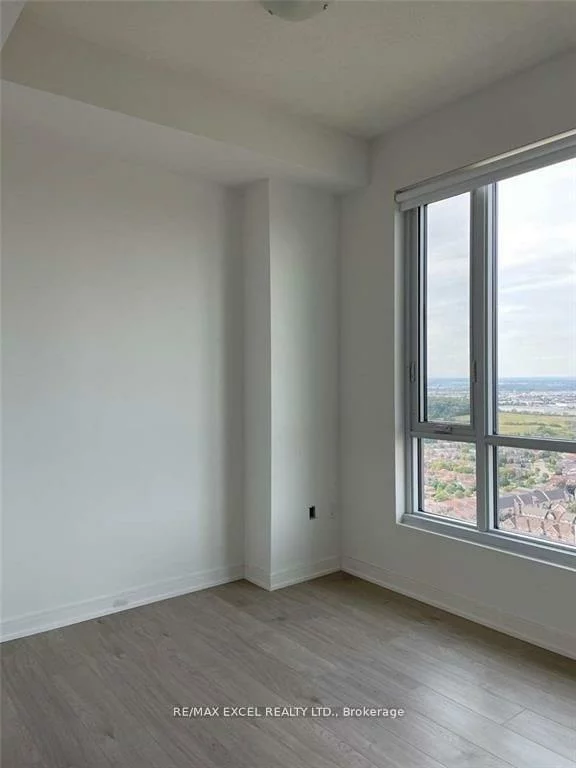 8, Nahani, Hurontario, Mississauga