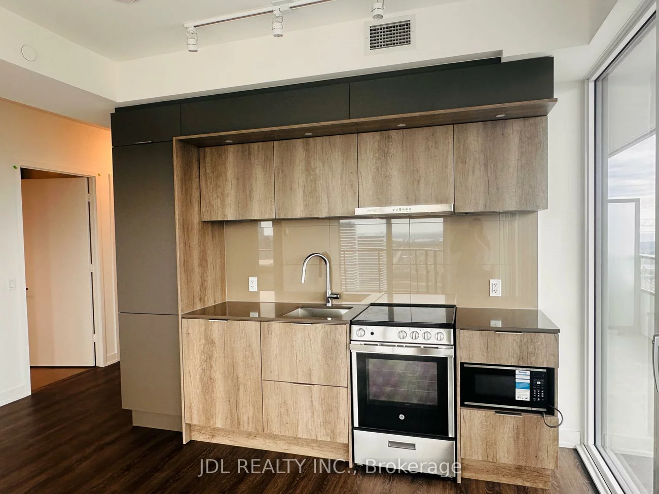 448, Burnhamthorpe, City Centre, Mississauga