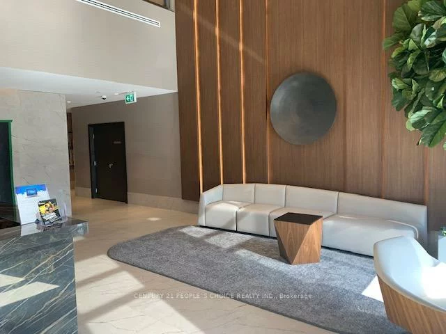 8, Nahani, Hurontario, Mississauga