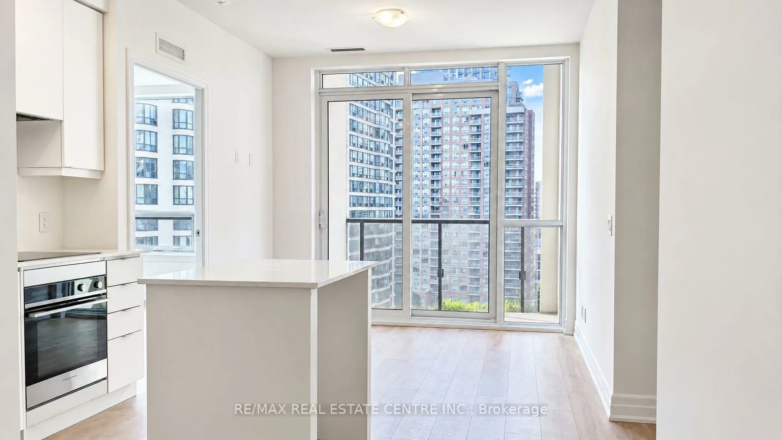 30, Elm, City Centre, Mississauga