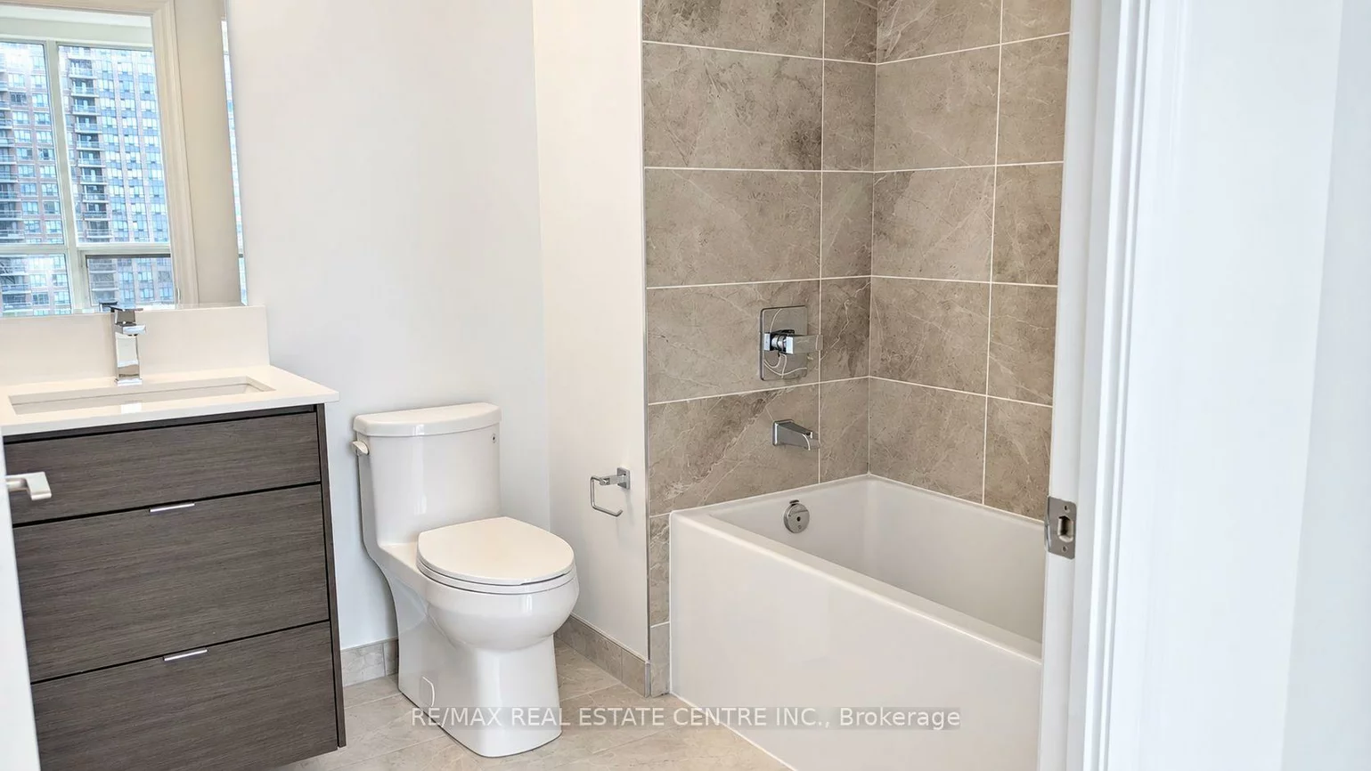 30, Elm, City Centre, Mississauga