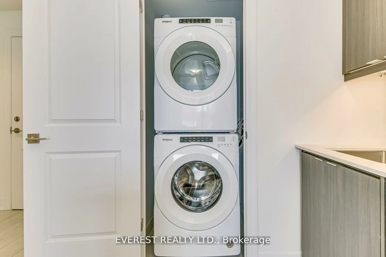 30, ELM, Fairview, Mississauga