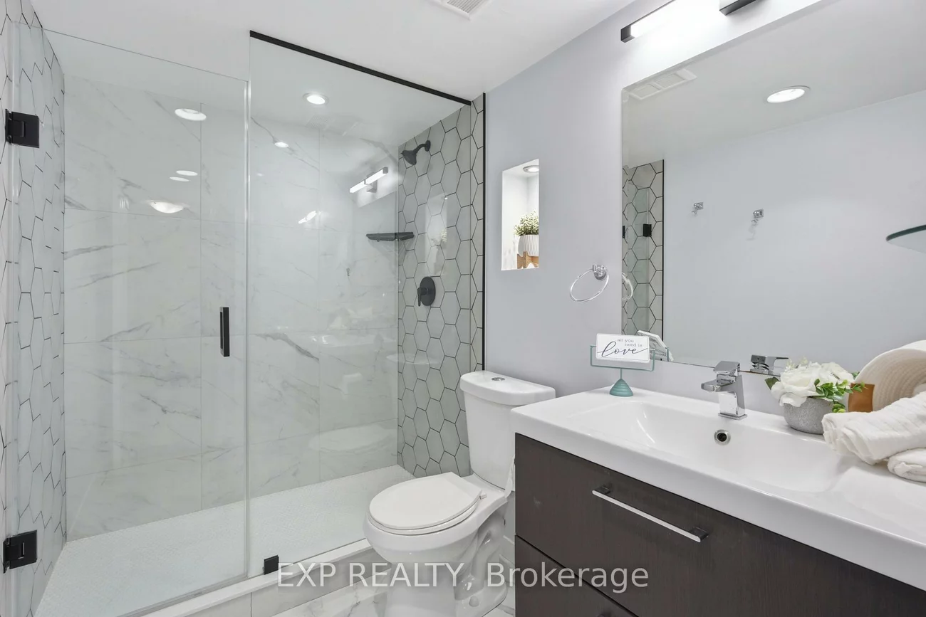 2155, Burnhamthorpe, Erin Mills, Mississauga