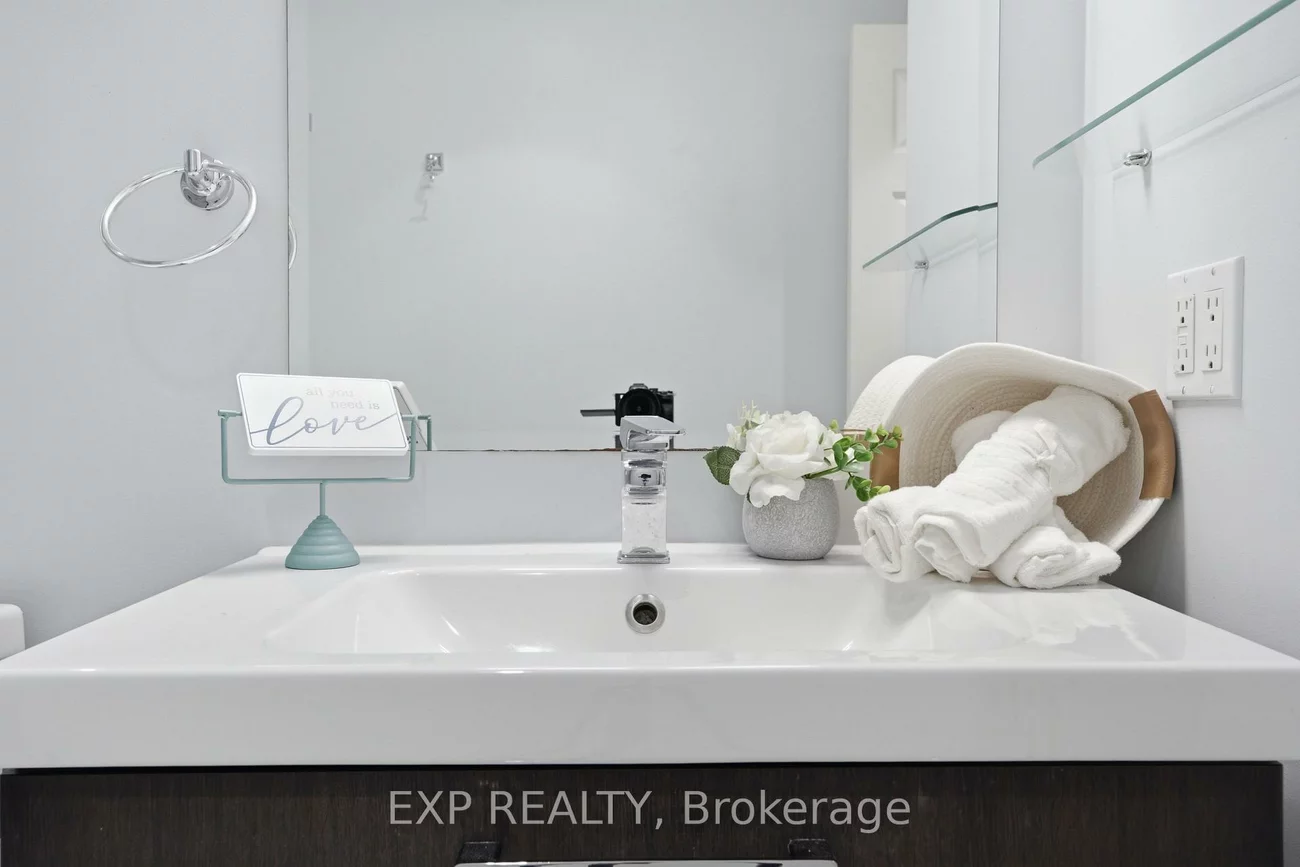2155, Burnhamthorpe, Erin Mills, Mississauga