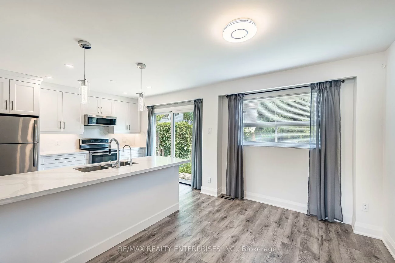 1055, Shawnmarr, Port Credit, Mississauga
