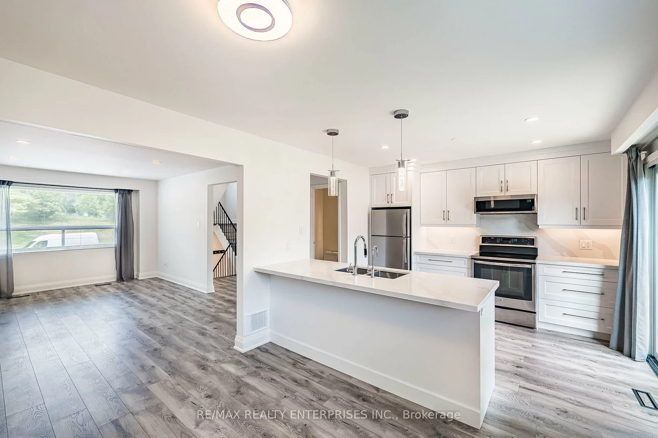 1055, Shawnmarr, Port Credit, Mississauga