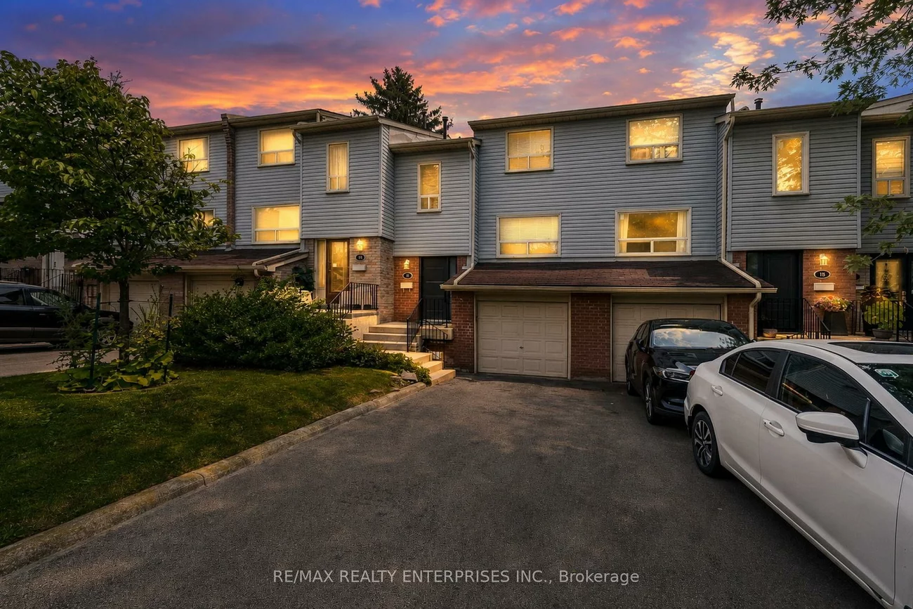 1055, Shawnmarr, Port Credit, Mississauga