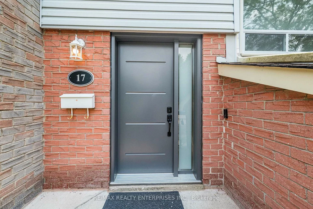 1055, Shawnmarr, Port Credit, Mississauga