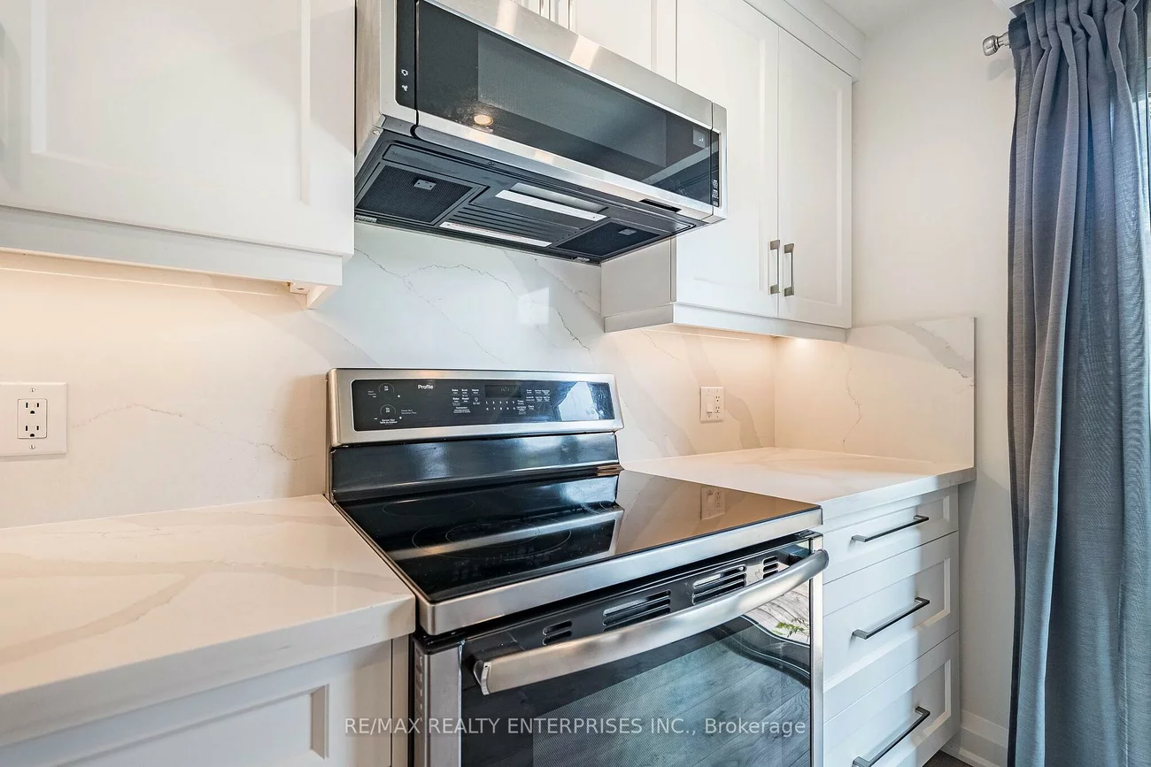 1055, Shawnmarr, Port Credit, Mississauga