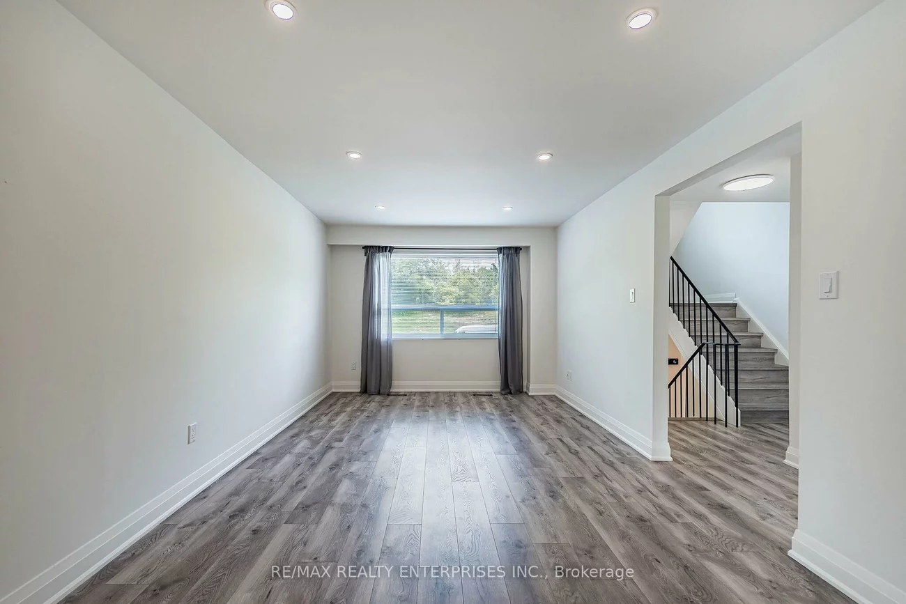 1055, Shawnmarr, Port Credit, Mississauga