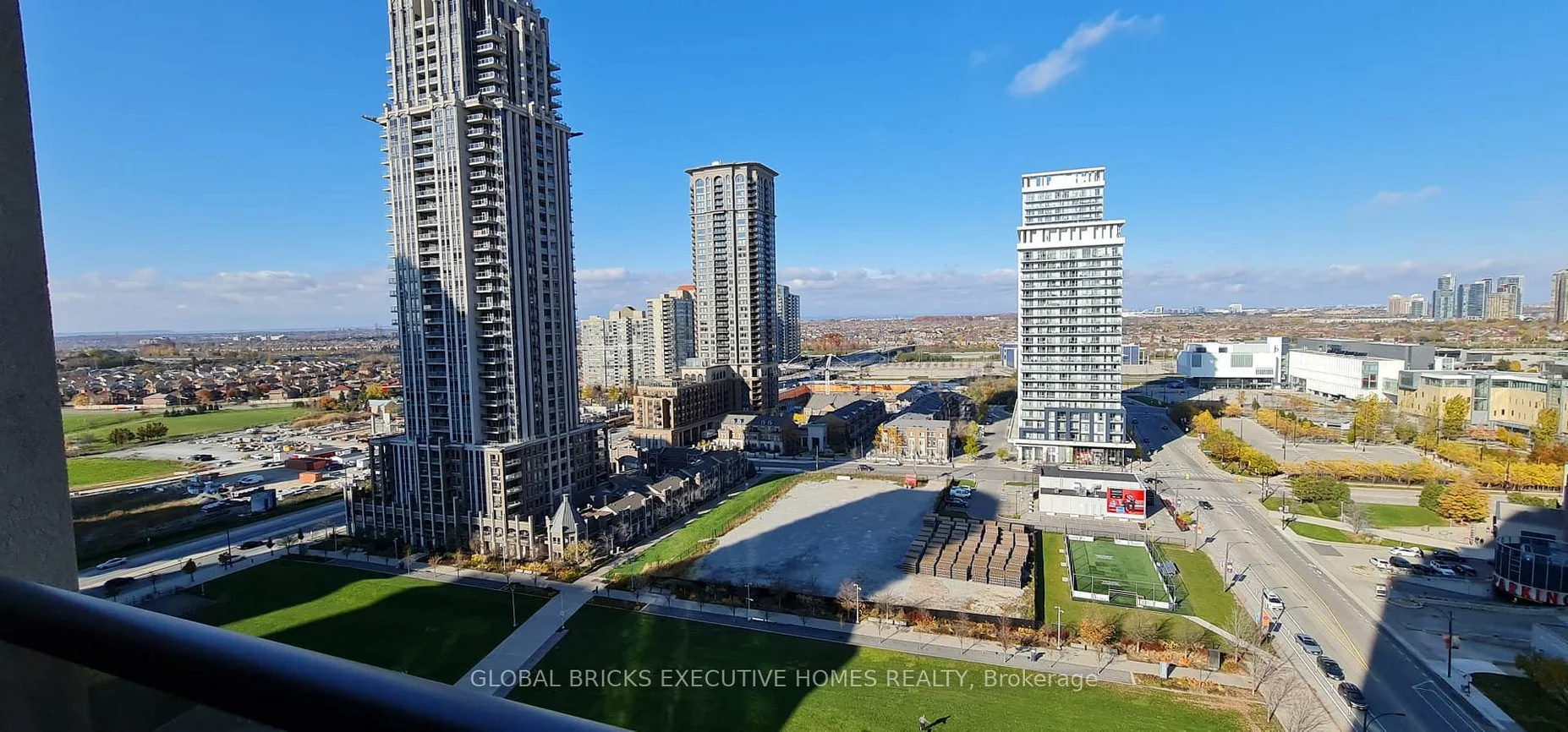 4090, Living Arts, City Centre, Mississauga