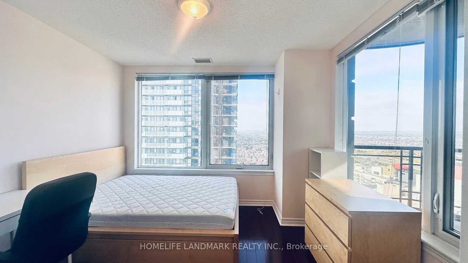 385, Prince Of Wales, City Centre, Mississauga