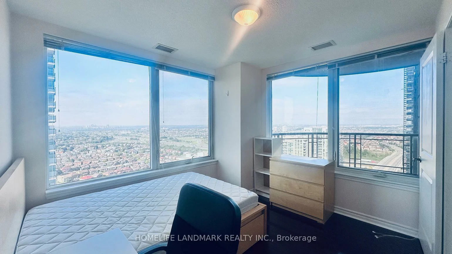 385, Prince Of Wales, City Centre, Mississauga