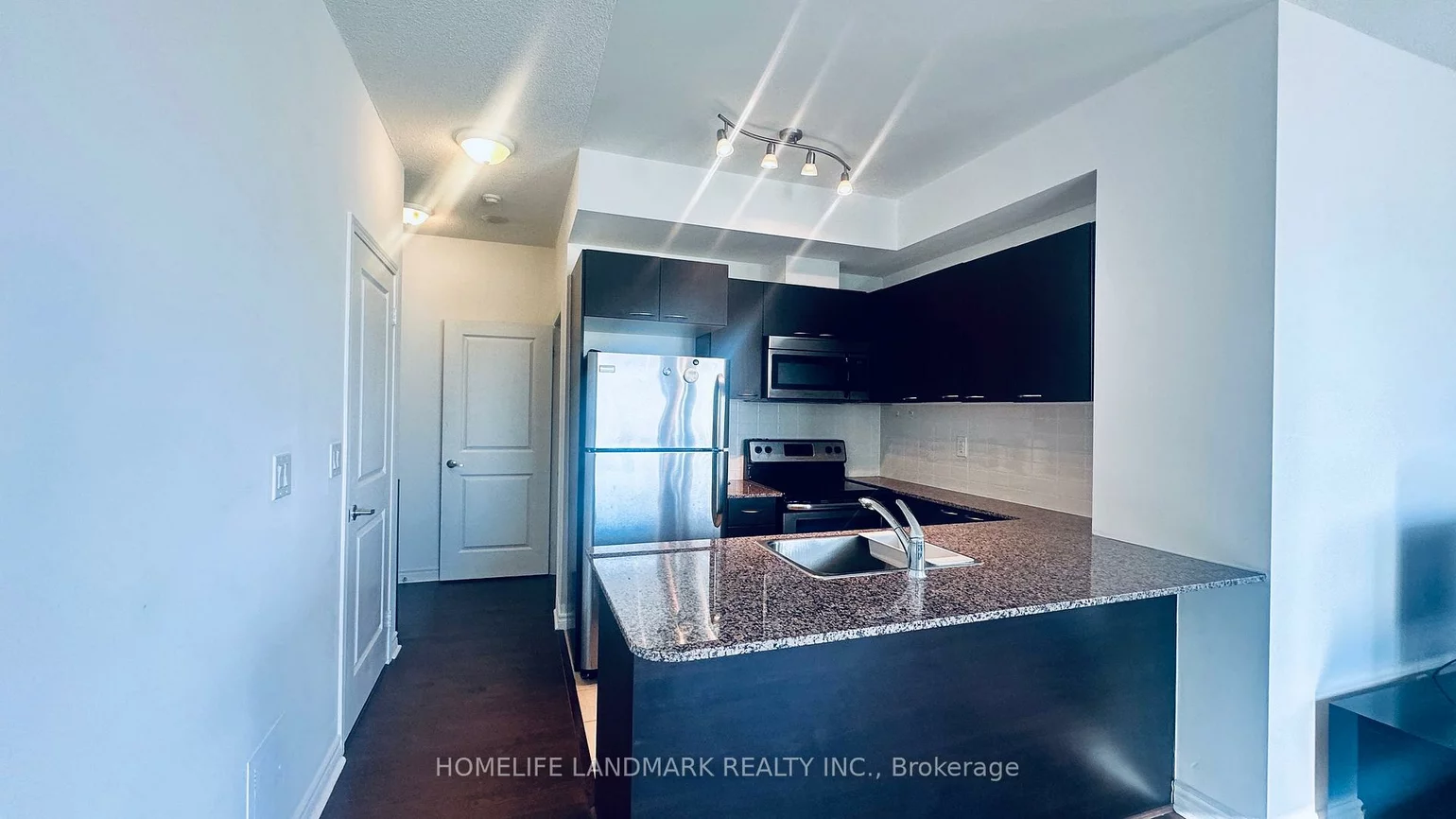 385, Prince Of Wales, City Centre, Mississauga