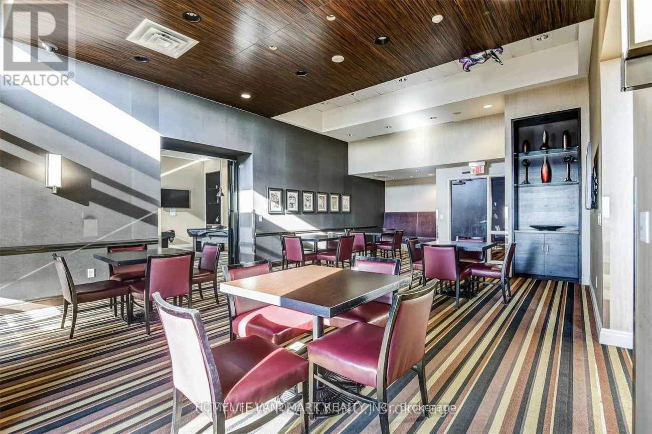 385, Prince Of Wales, City Centre, Mississauga
