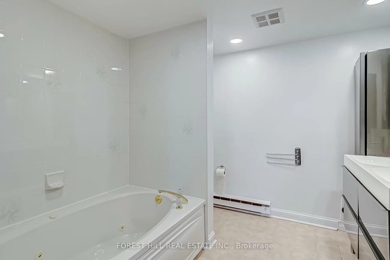 55, Kingsbridge Garden, Hurontario, Mississauga