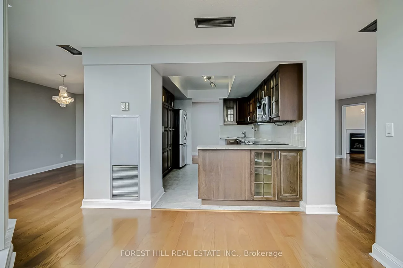55, Kingsbridge Garden, Hurontario, Mississauga