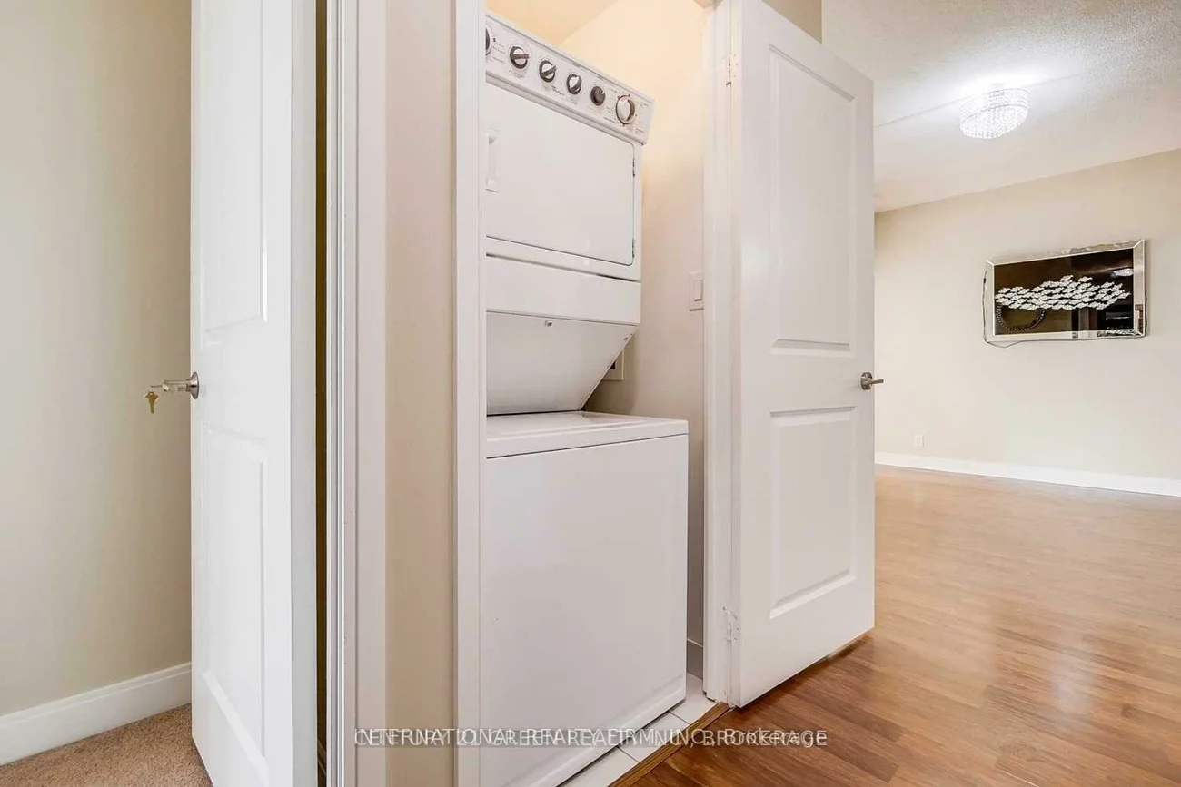 60, Absolute, City Centre, Mississauga