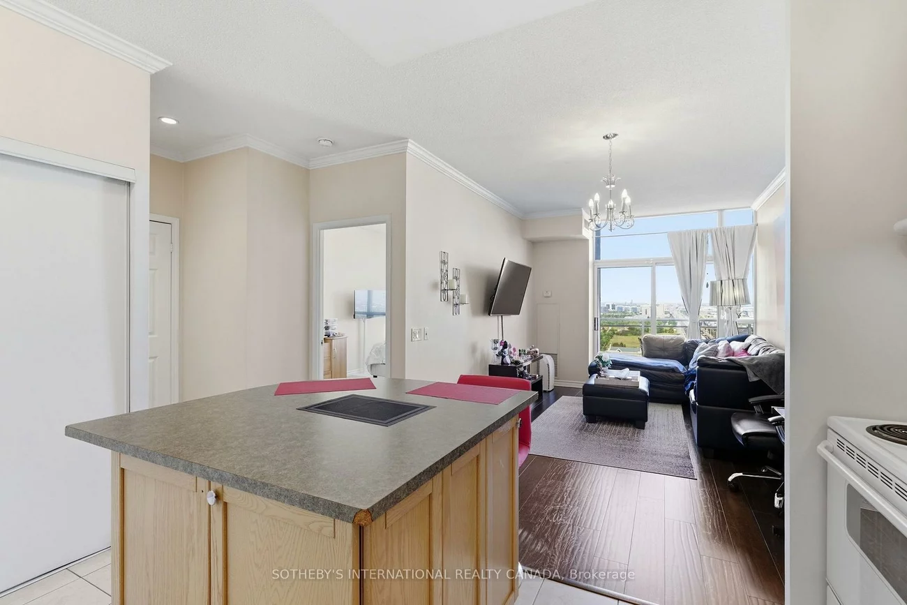 55, Strathaven, Hurontario, Mississauga