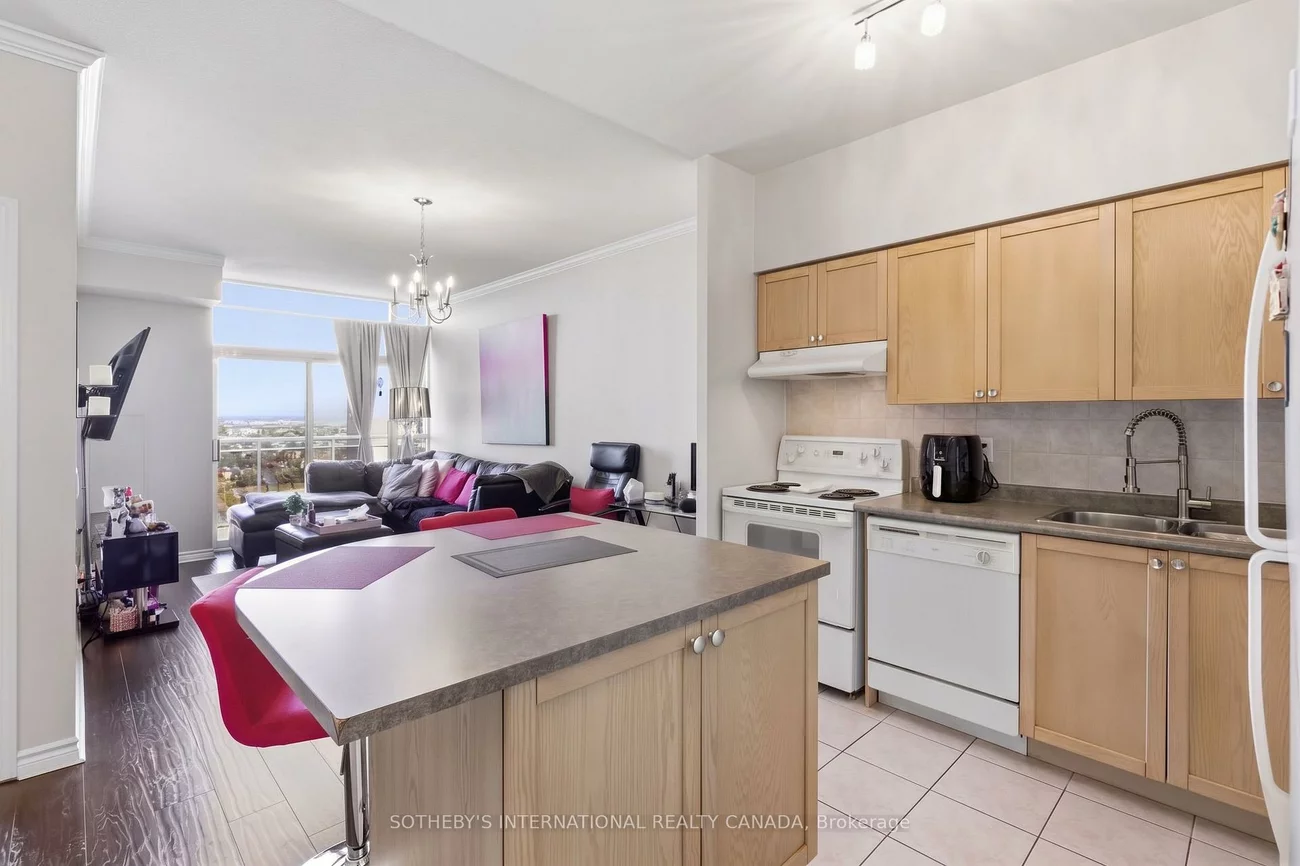 55, Strathaven, Hurontario, Mississauga