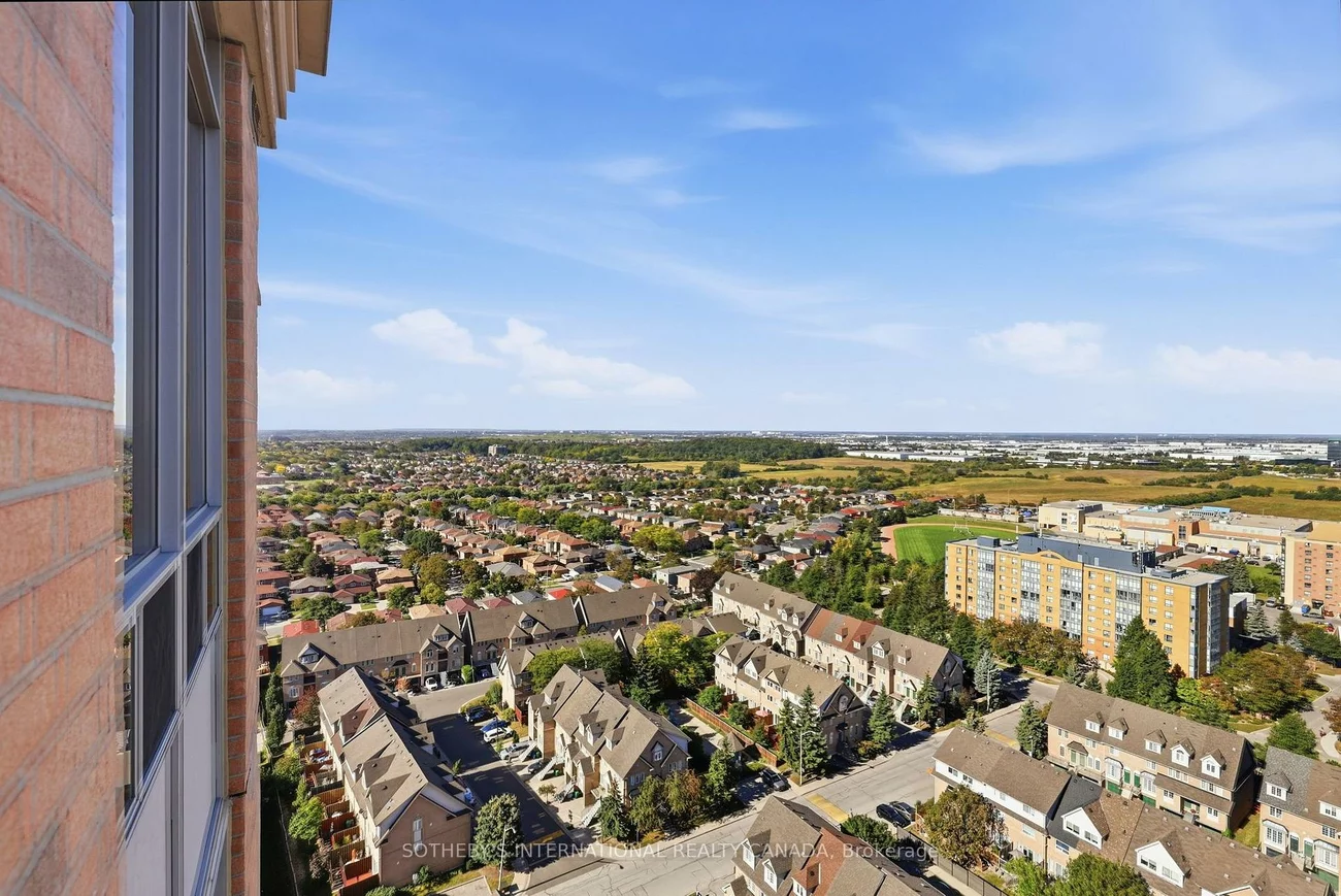 55, Strathaven, Hurontario, Mississauga