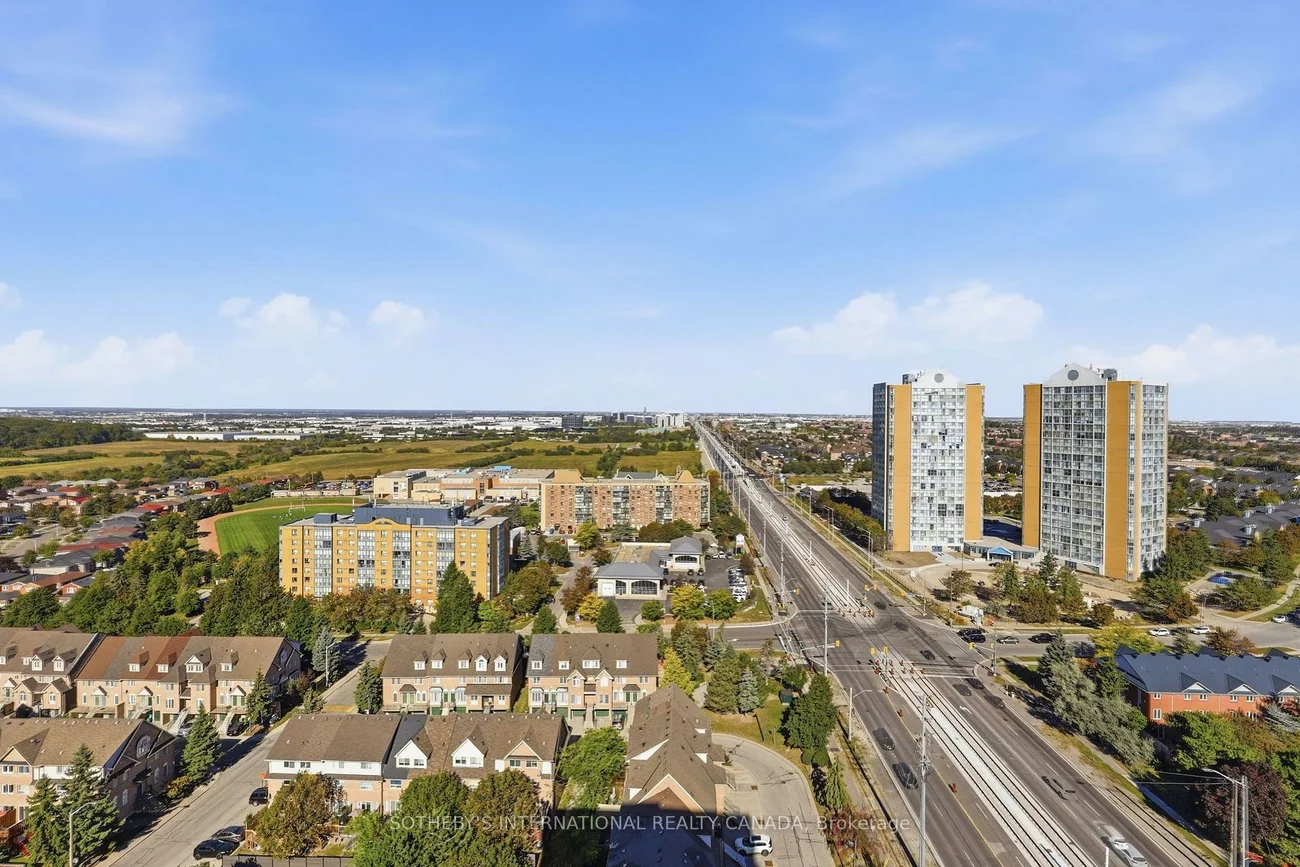 55, Strathaven, Hurontario, Mississauga
